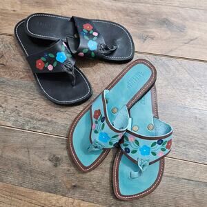 American Eagle Mexicali Boho Pair of Blue and Black Floral Flats Thong Sandals 6